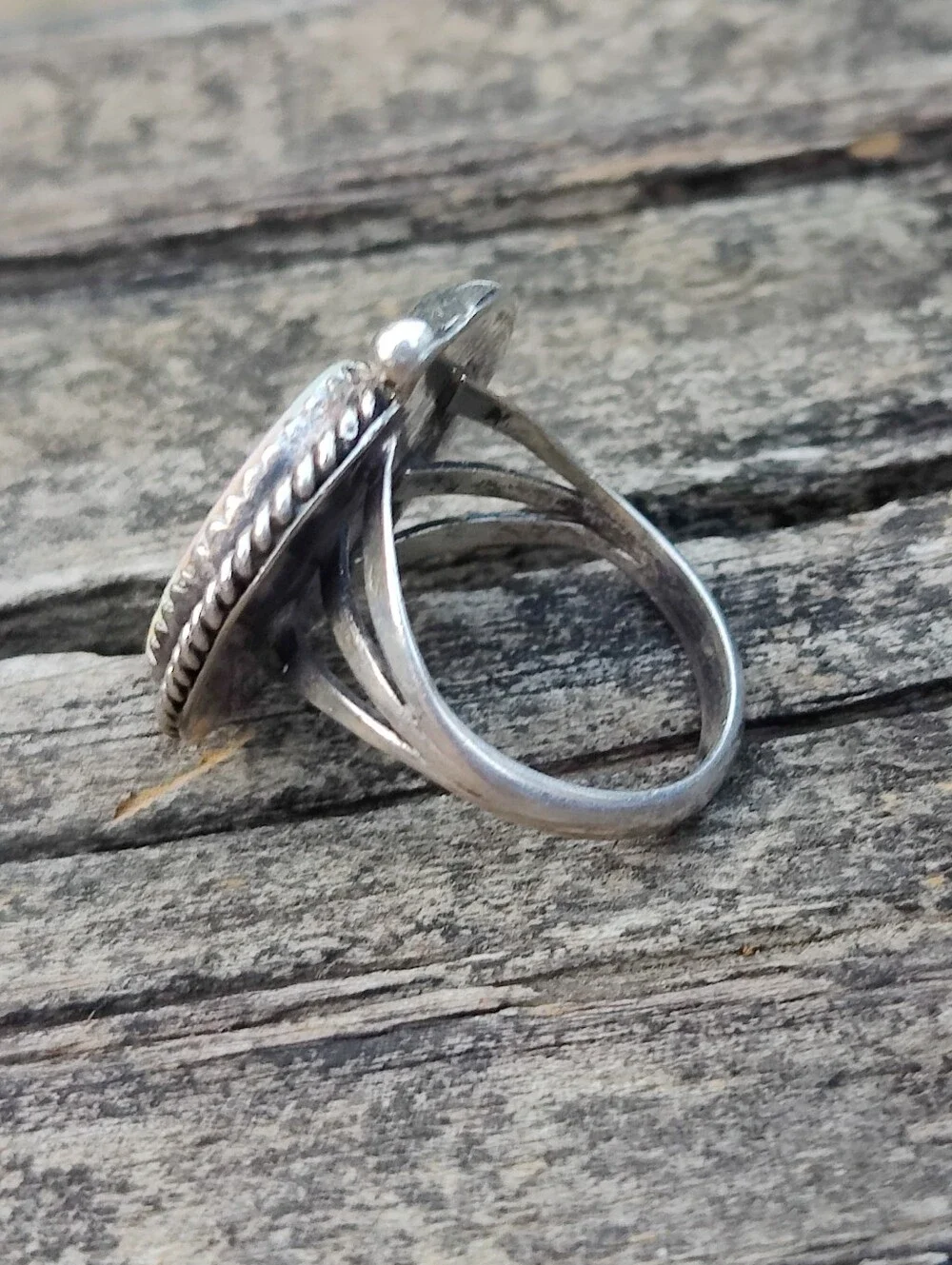 Vintage Sterling Zuni Mother Of Pearl Cardinal Ring